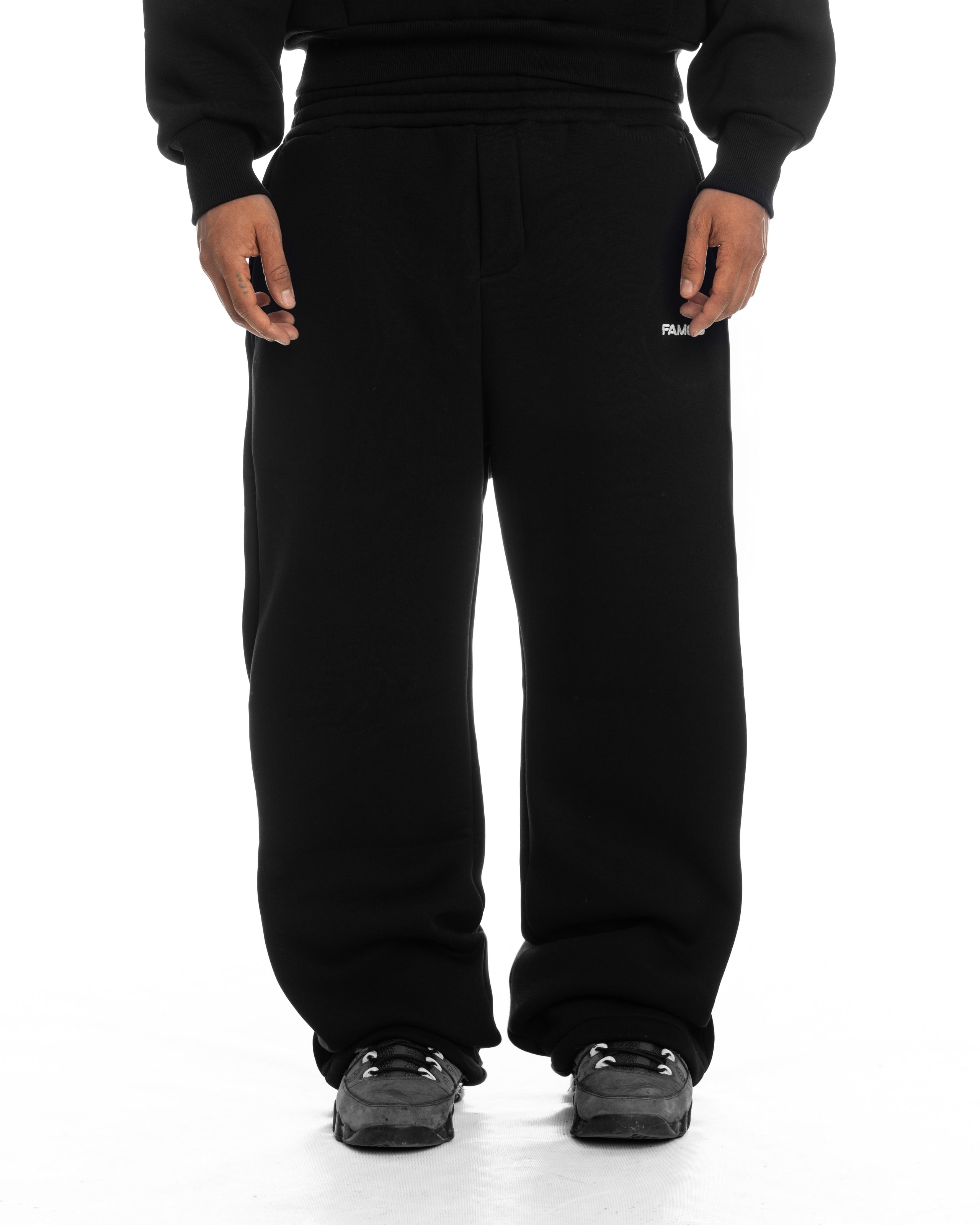 OPEN LEG JOGGER BLACK